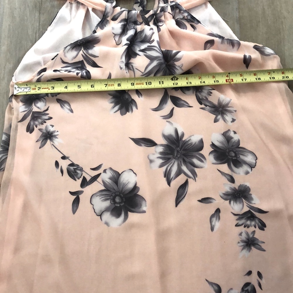 Beautiful chiffon pale pink w/ black& gray flowers - Picture 5 of 7